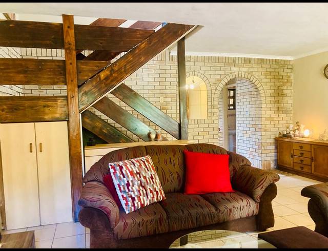 3 BEDROOM DUPLEX FOR SALE IN MONTCLAIR